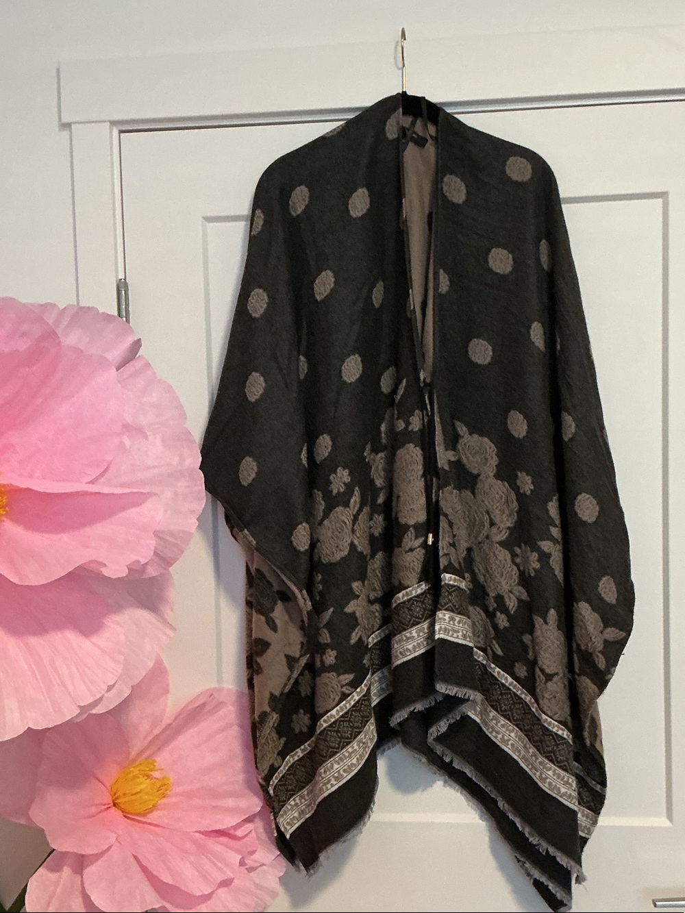 Beautiful Cape Tassle Tie Closure Fits M-3X